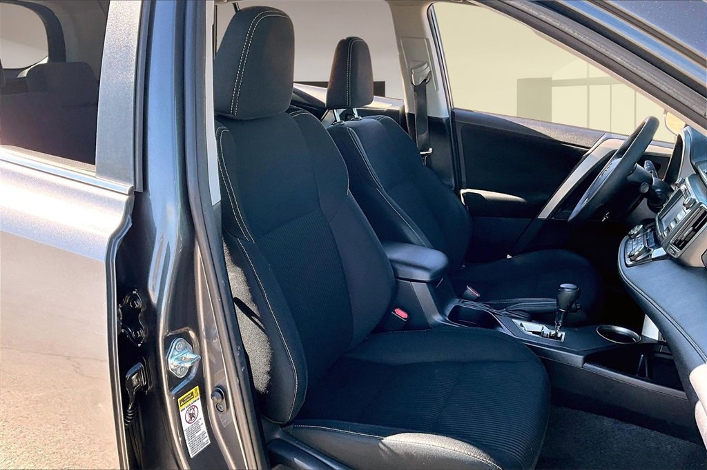 Used 2015 Toyota RAV4 XLE image 7