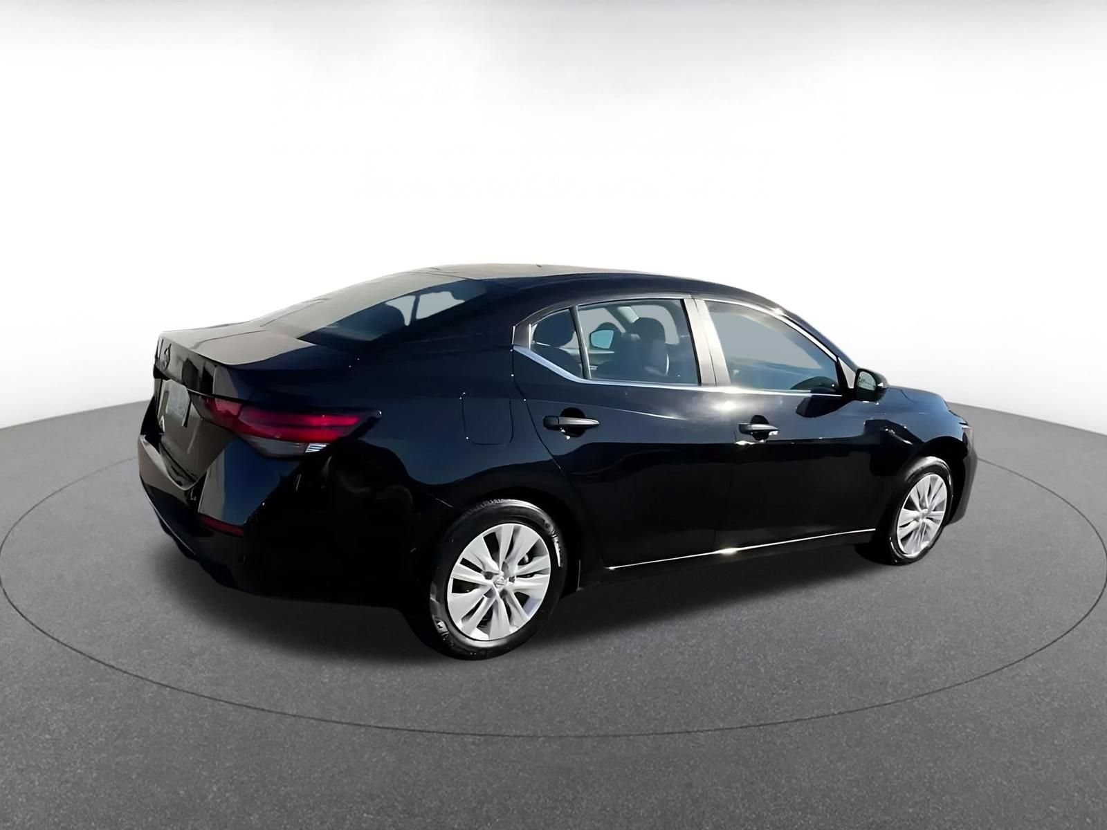 Used 2025 Nissan Sentra S FWD image 14