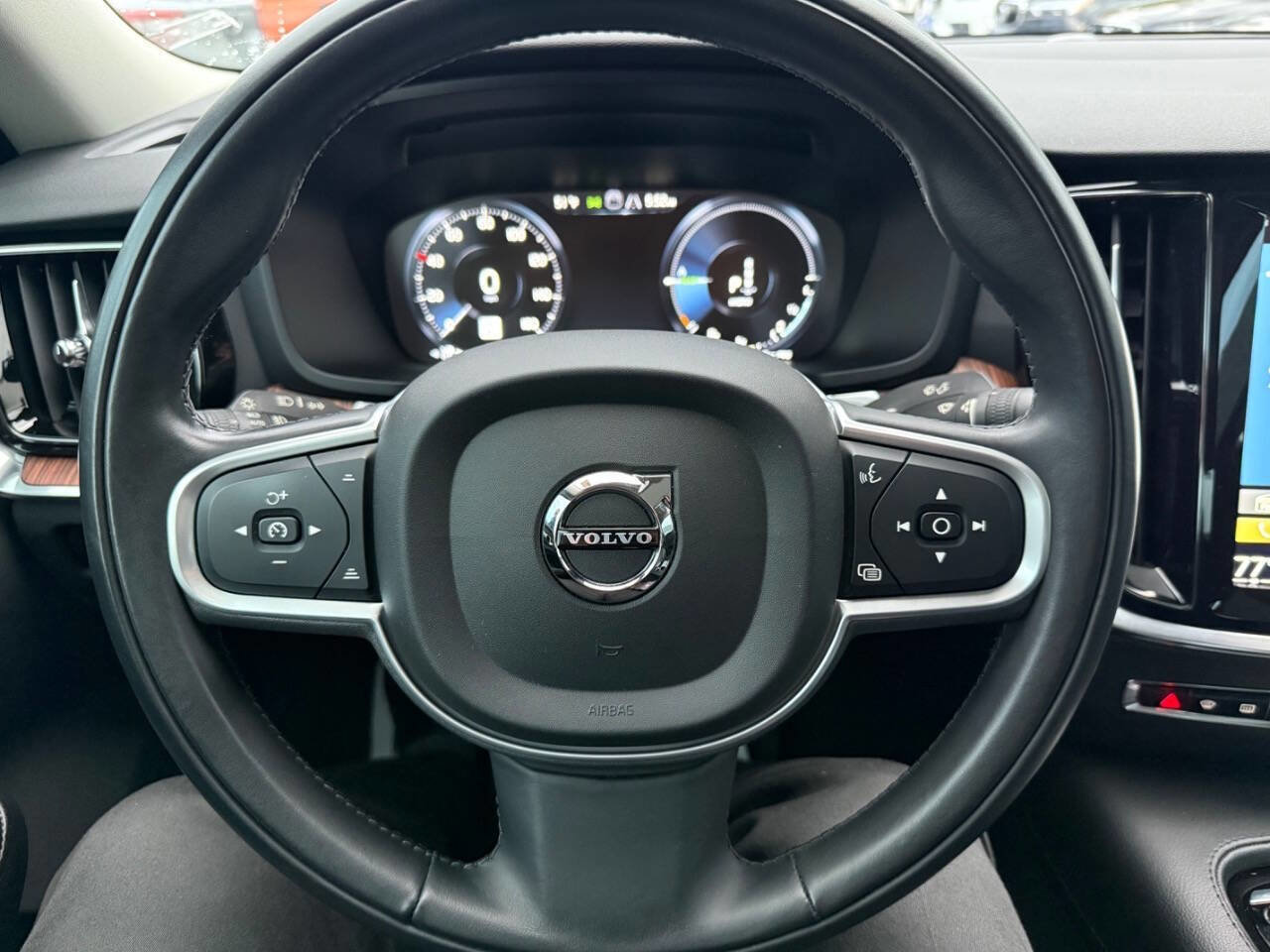 Used 2022 Volvo S60 T8 R-Design Expression w/ Advanced Package AWD/4WD image 22