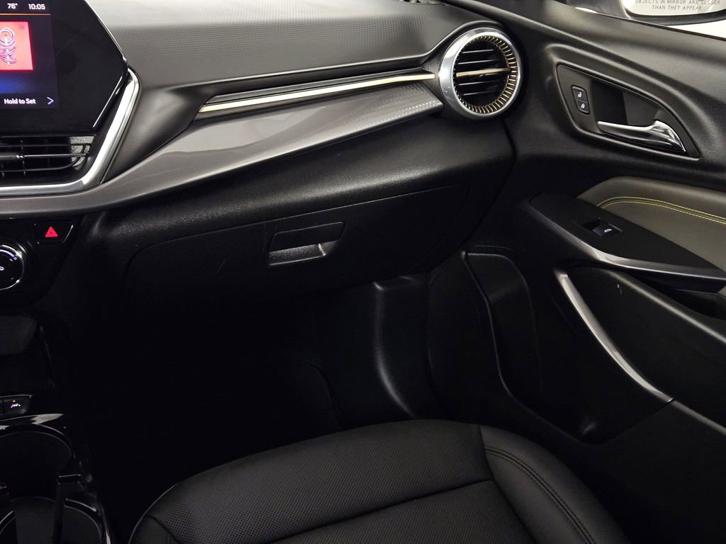 Used 2025 Chevrolet Trax ACTIV w/ Driver Confidence Package image 11