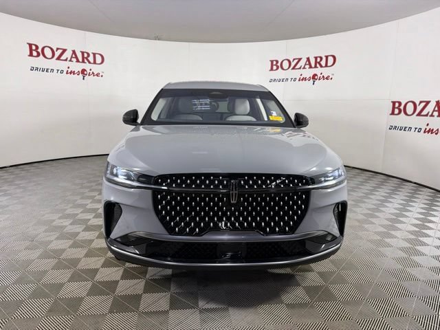 Used 2026 Lincoln Nautilus Premier AWD/4WD image 2