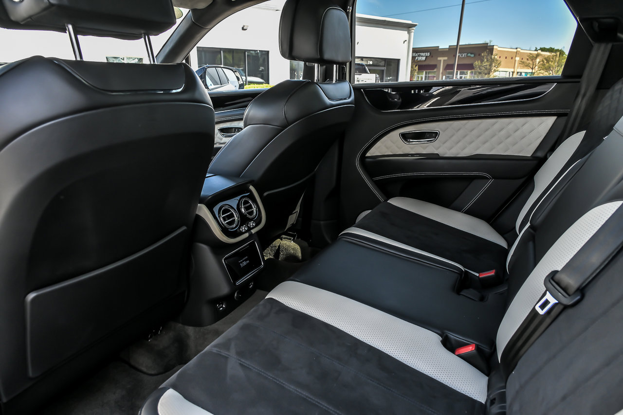 Certified 2022 Bentley Bentayga AWD/4WD image 28