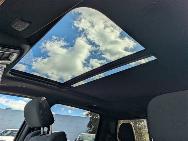 New 2026 RAM 1500 4x4 Crew Cab image 19