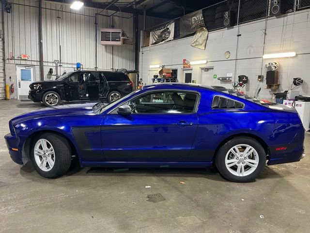 Used 2014 Ford Mustang Coupe image 3