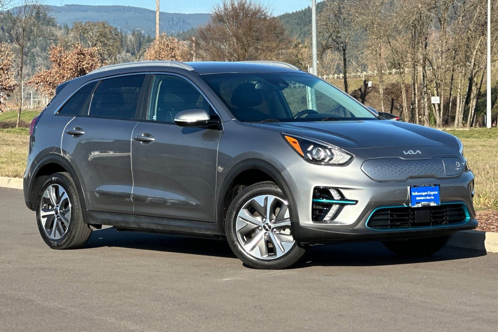 Used 2022 Kia Niro EX image 1