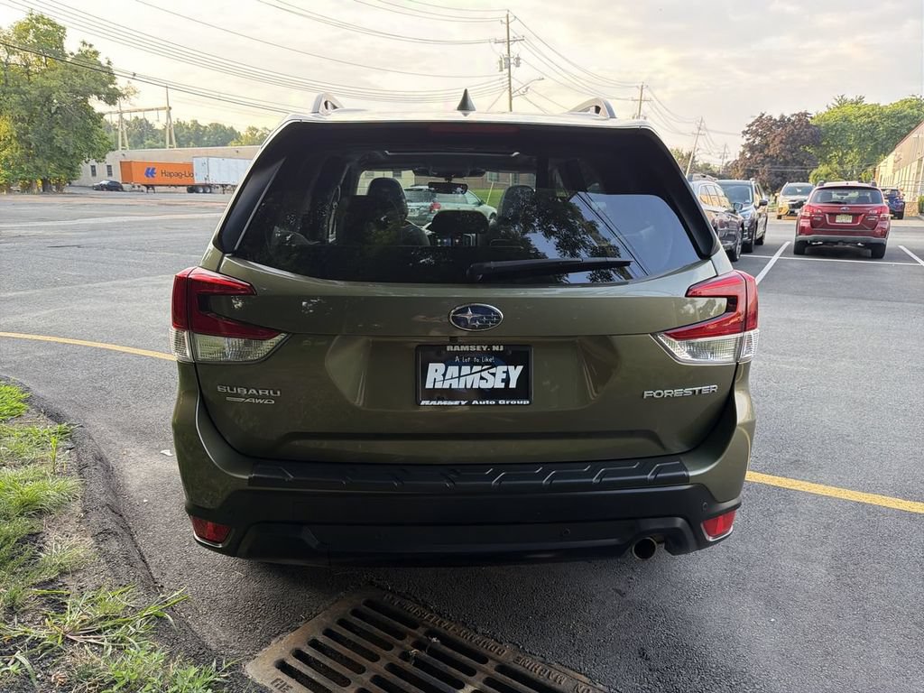 Certified 2022 Subaru Forester Limited AWD/4WD image 7