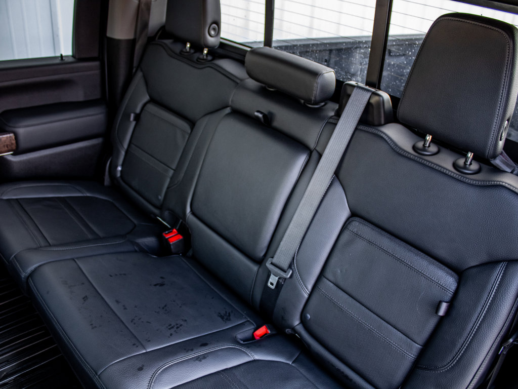 Used 2022 GMC Sierra 3500 Denali w/ Denali Ultimate Package image 22