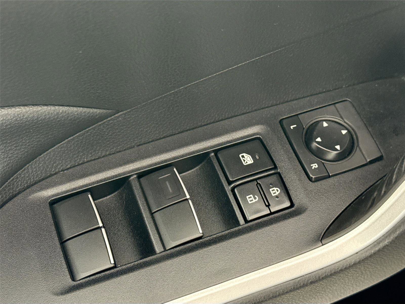 Certified 2020 Toyota RAV4 XLE Premium image 27