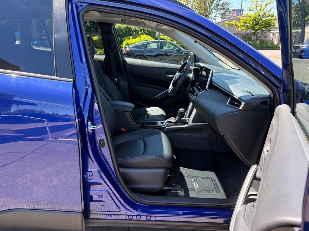 Used 2024 Toyota Corolla Cross XLE w/ Convenience Package AWD/4WD image 22