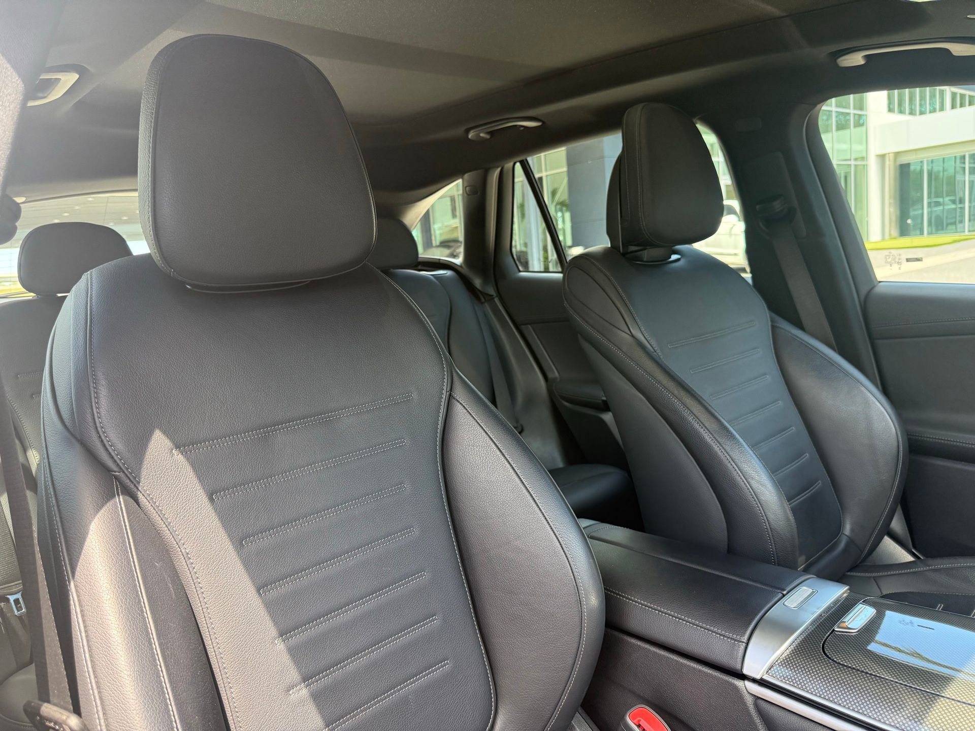 Used 2025 Mercedes-Benz GLC 43 AMG 4MATIC image 40