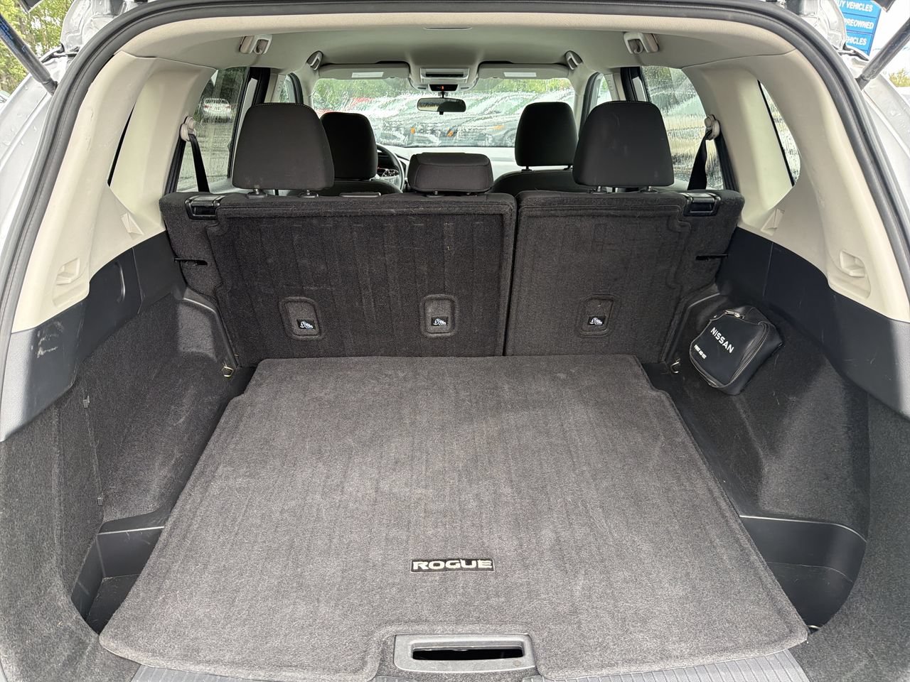 Used 2024 Nissan Rogue S AWD/4WD image 21