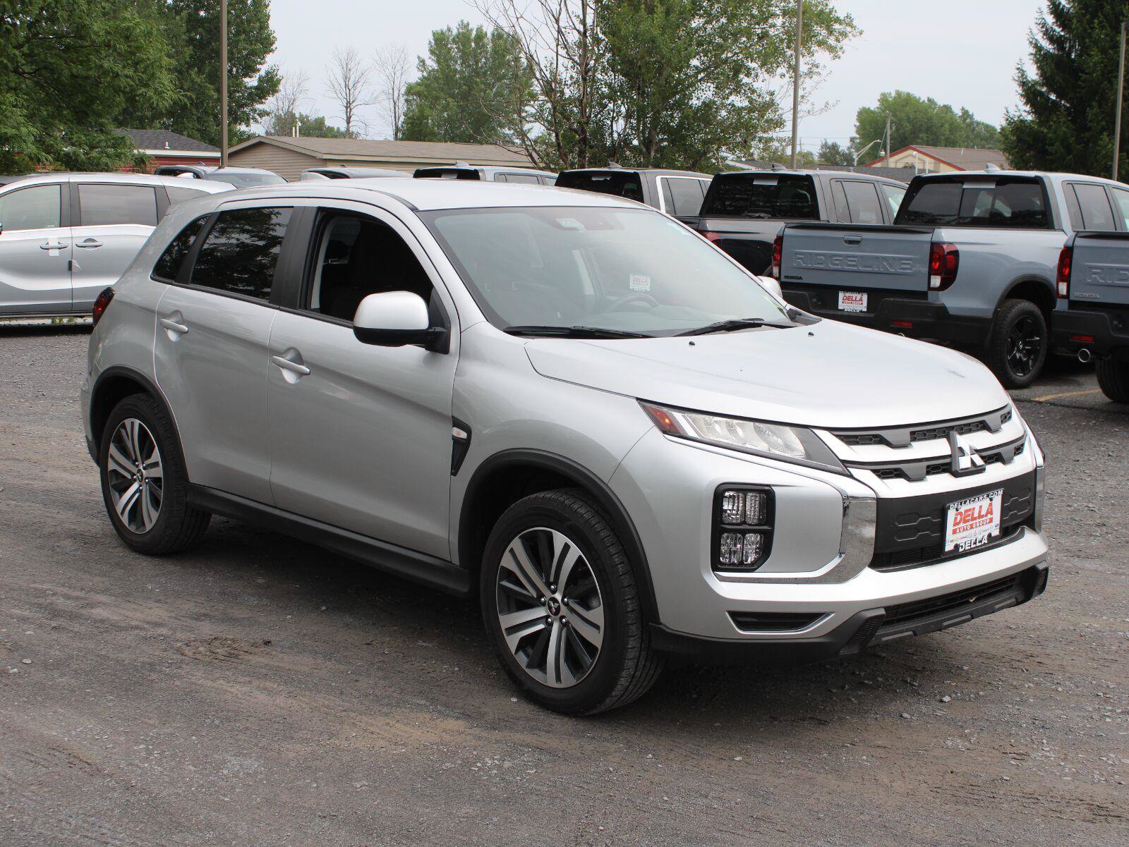 Used 2024 Mitsubishi Outlander Sport ES AWD/4WD image 3