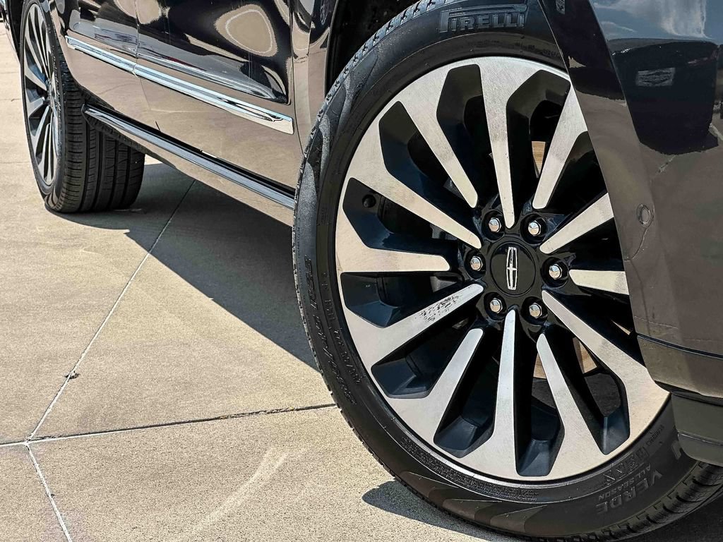 Used 2024 Lincoln Navigator L Reserve AWD/4WD image 9