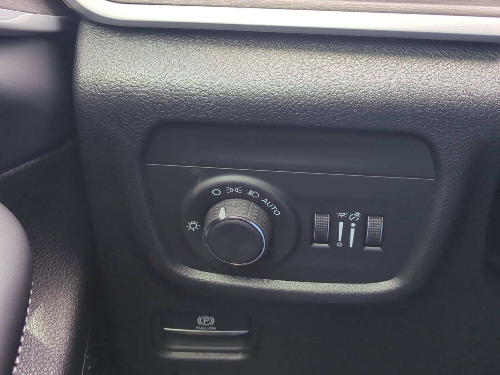 New 2026 Jeep Grand Cherokee Altitude AWD/4WD image 31