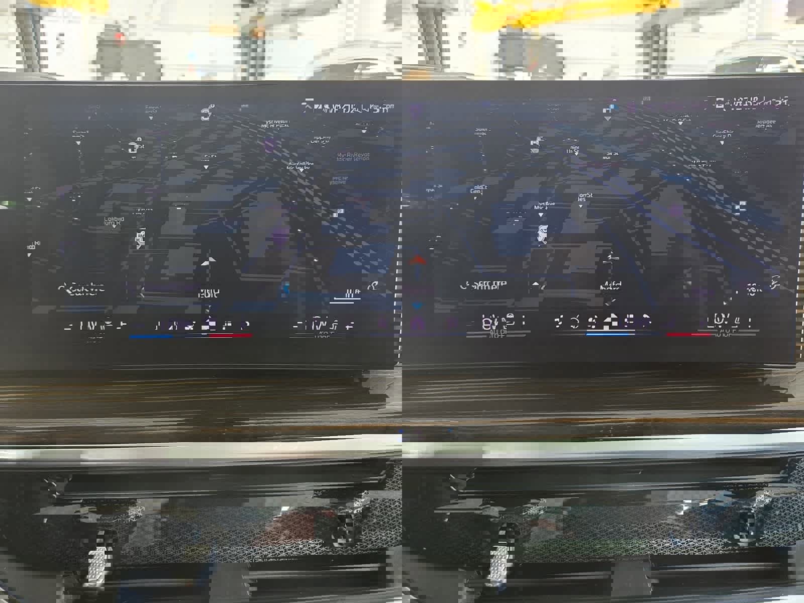 Used 2025 BMW X7 xDrive40i image 44