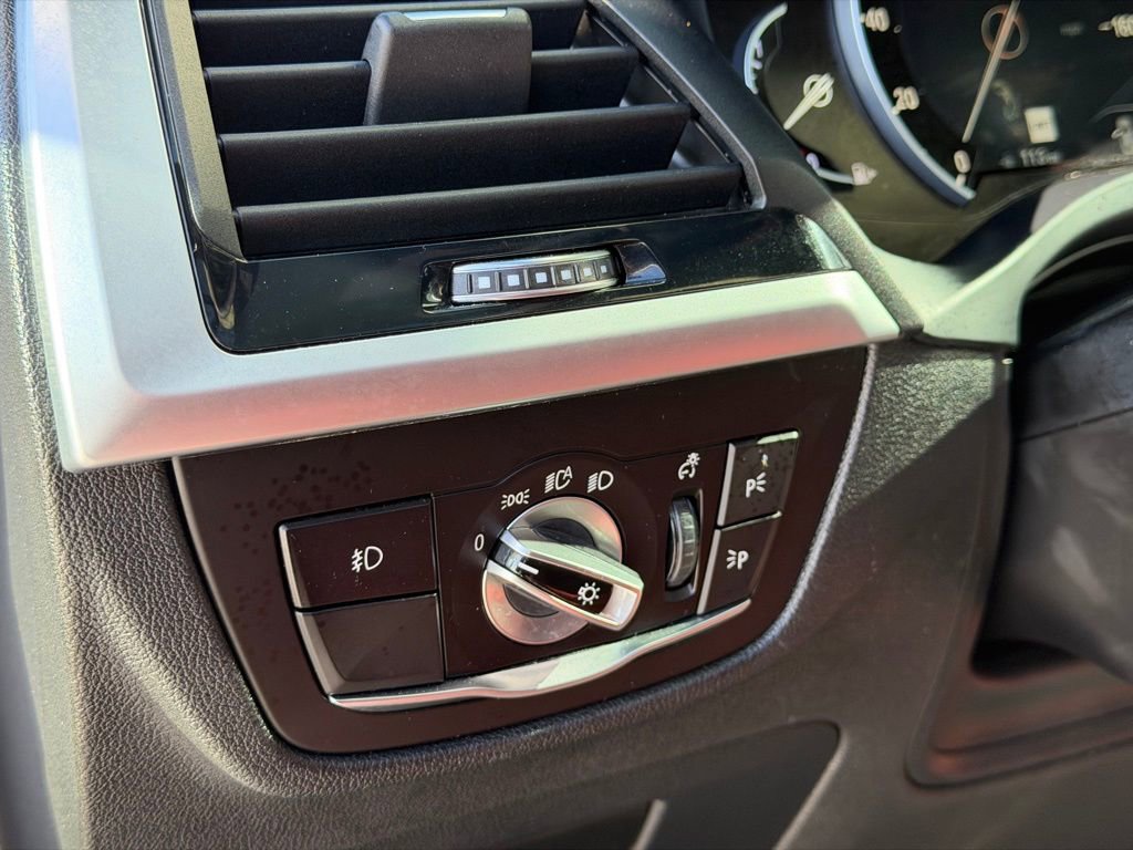 Used 2021 BMW X4 xDrive30i image 21