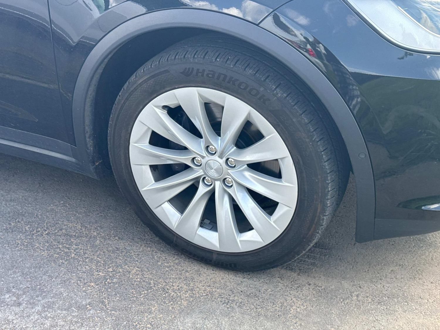 Used 2018 Tesla Model X 75D AWD/4WD image 5