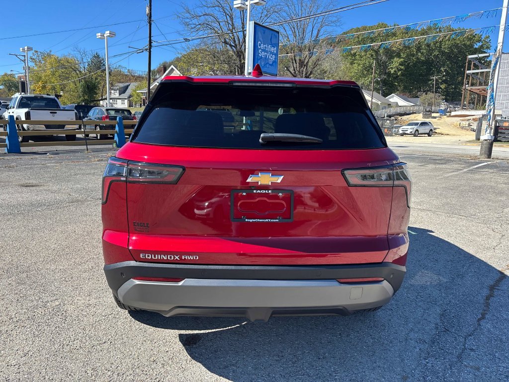 Used 2026 Chevrolet Equinox LT AWD/4WD image 4