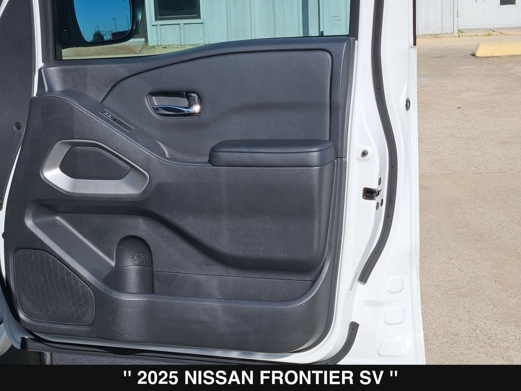 Used 2025 Nissan Frontier SV RWD image 30
