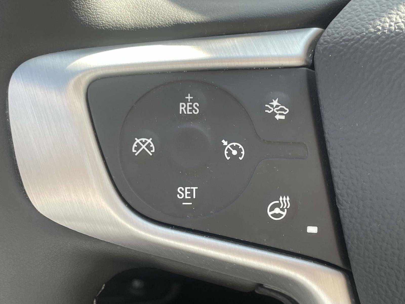 Certified 2024 GMC Terrain SLT w/ Infotainment Package II image 8