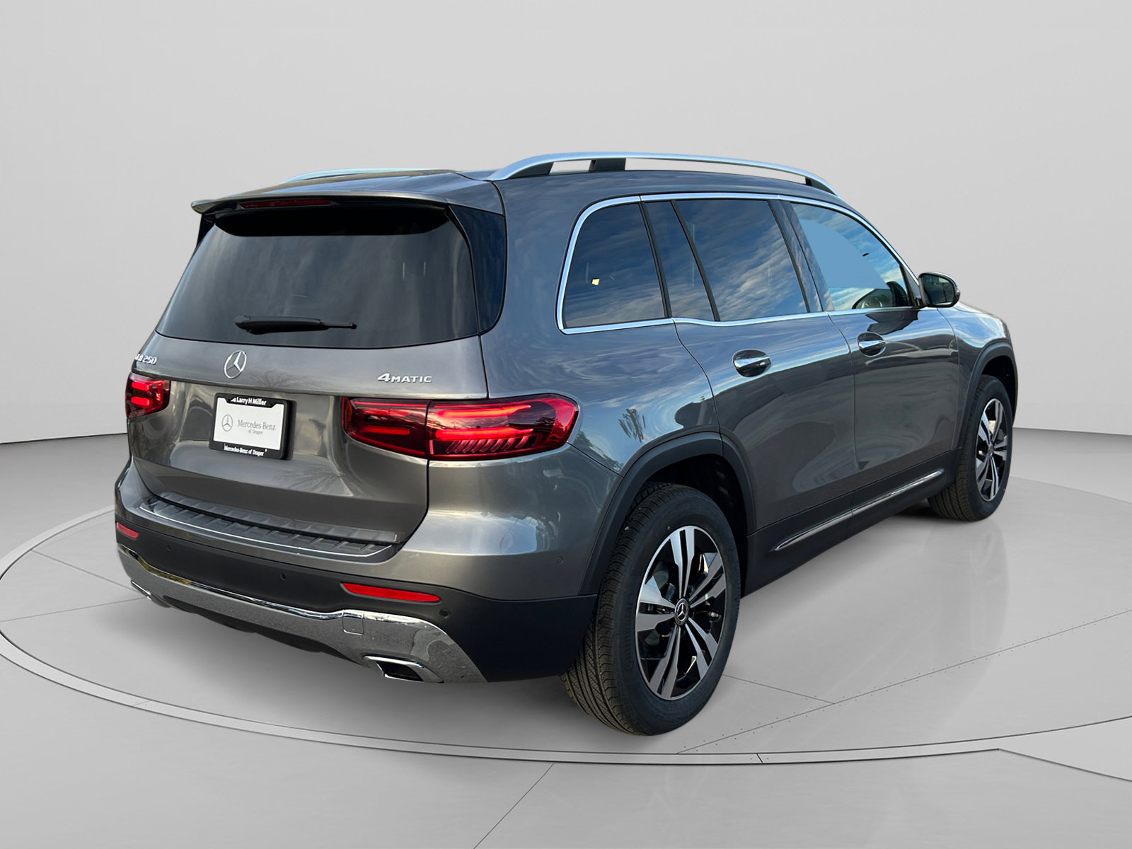 New 2026 Mercedes-Benz GLB 250 4MATIC image 5