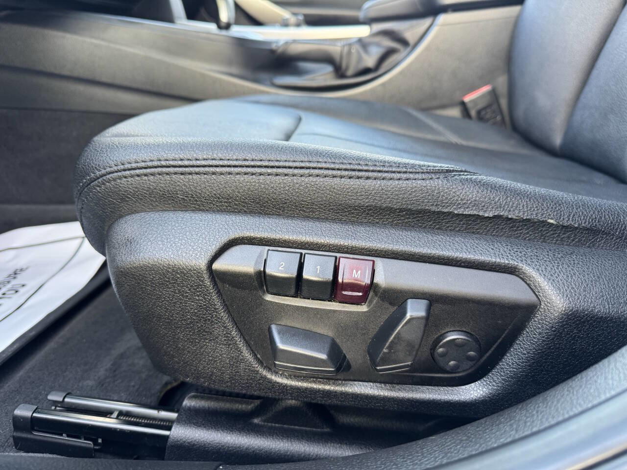 Used 2014 BMW 320i xDrive Sedan image 25