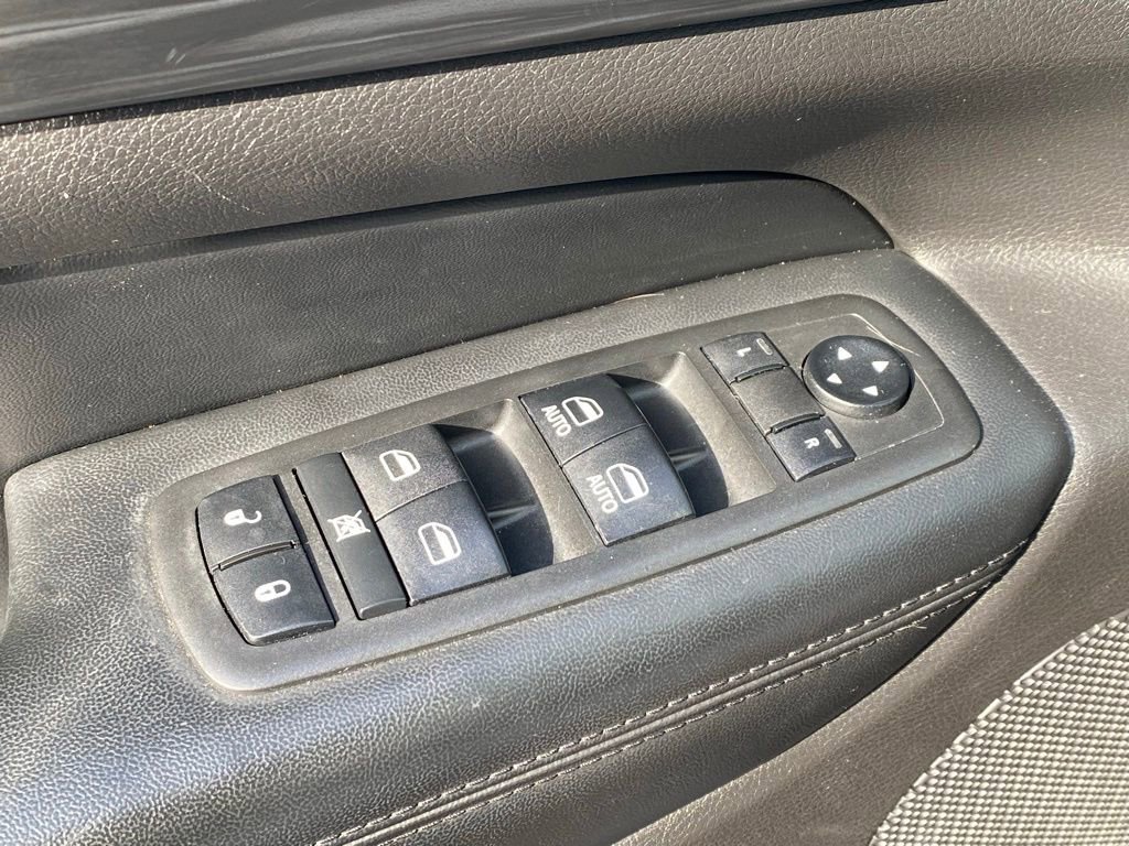 Used 2019 Jeep Grand Cherokee Altitude RWD image 19