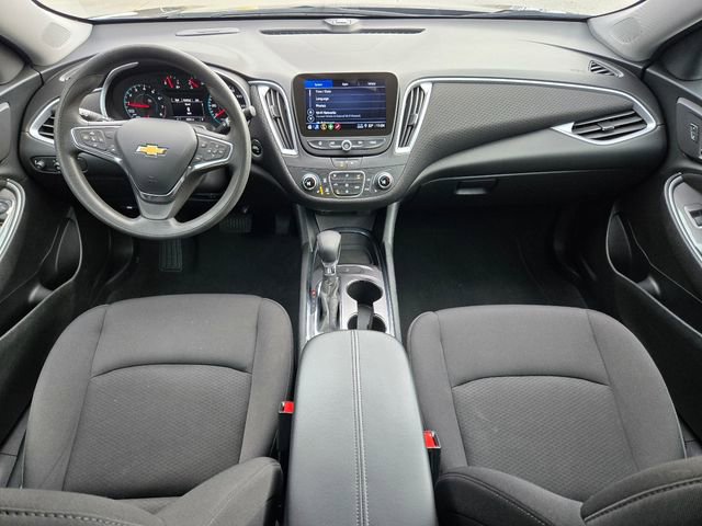 Used 2023 Chevrolet Malibu LT image 2
