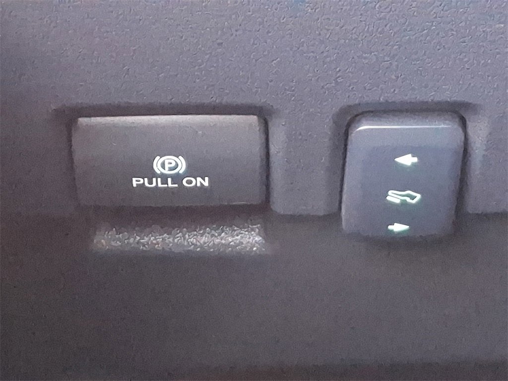 Used 2024 Ford F350 Lariat w/ Chrome Package image 24