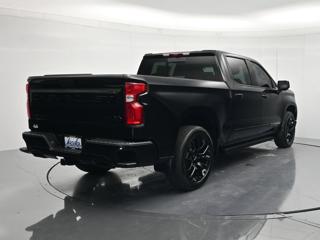 Used 2026 Chevrolet Silverado 1500 High Country w/ Midnight Edition AWD/4WD image 5