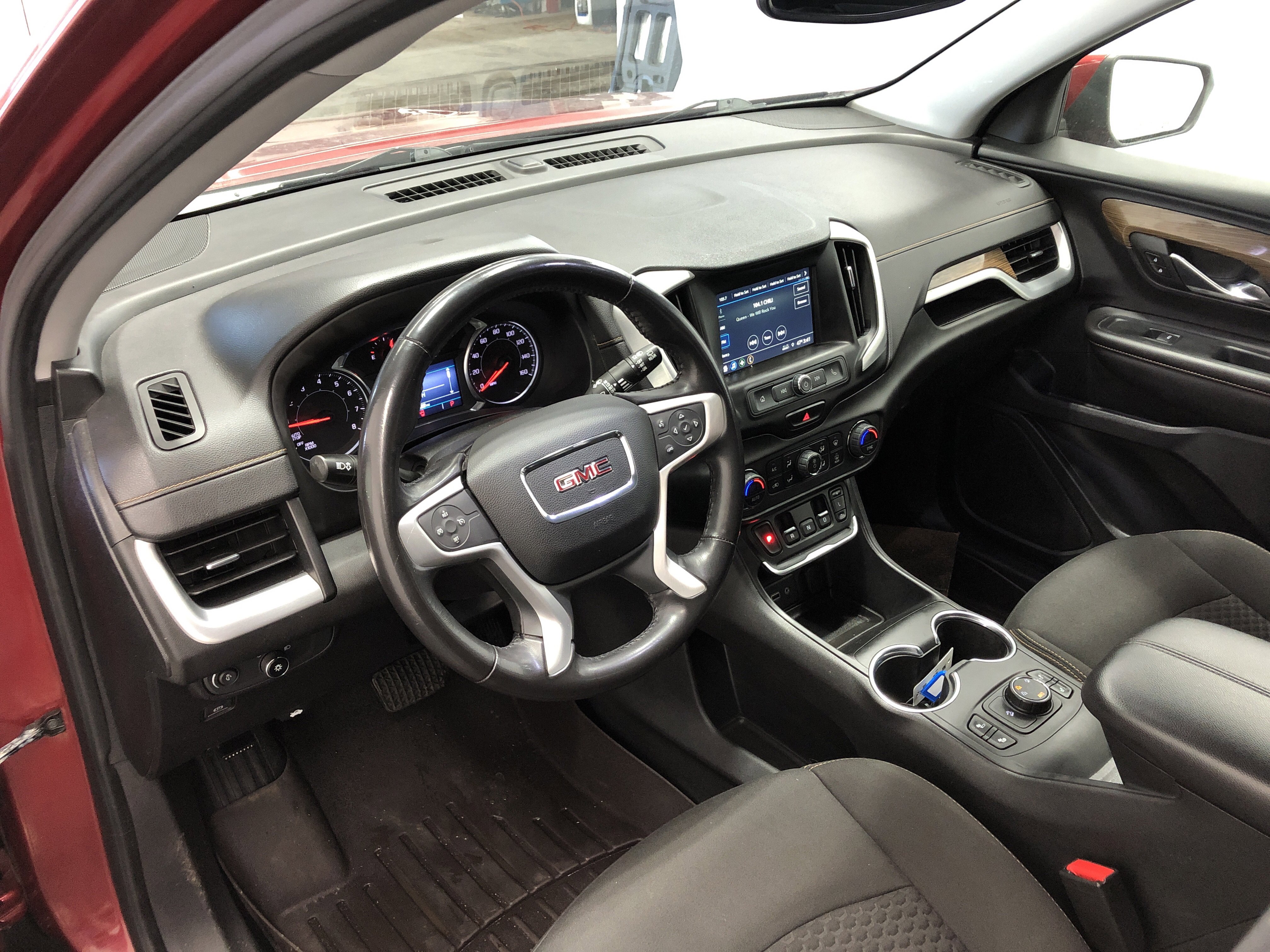 Used 2019 GMC Terrain SLE w/ Driver Convenience Package image 13