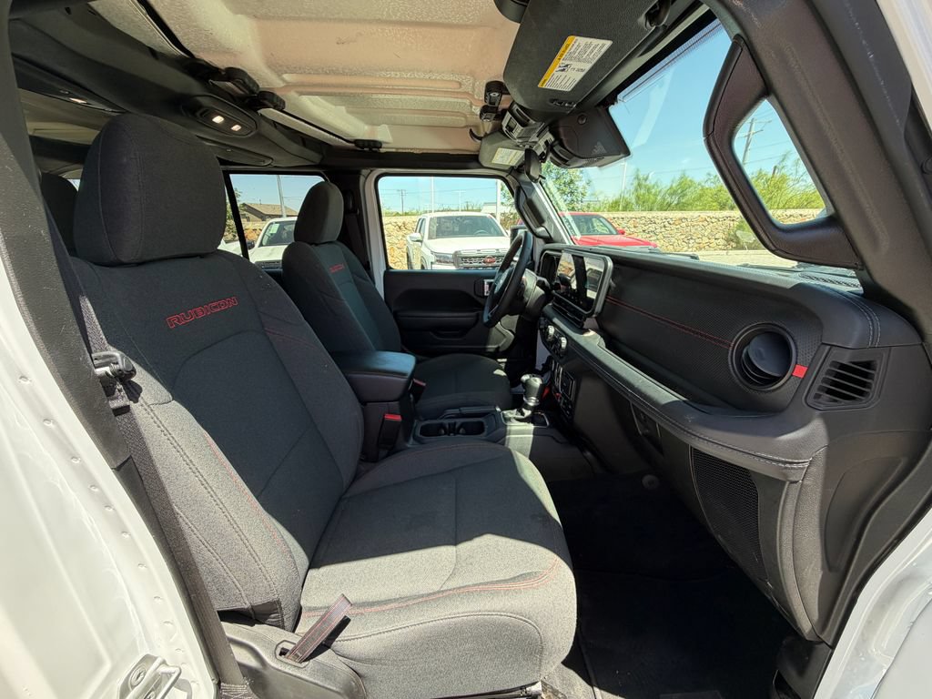 Used 2025 Jeep Wrangler Unlimited Rubicon AWD/4WD image 19