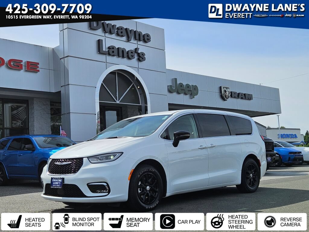 Used 2024 Chrysler Pacifica Touring-L