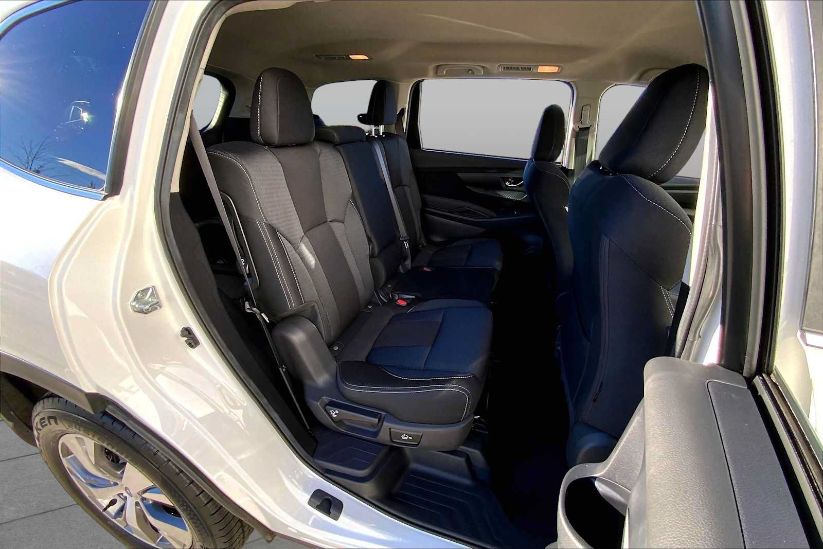 Used 2024 Subaru Ascent Premium w/ Convenience Package AWD/4WD image 19