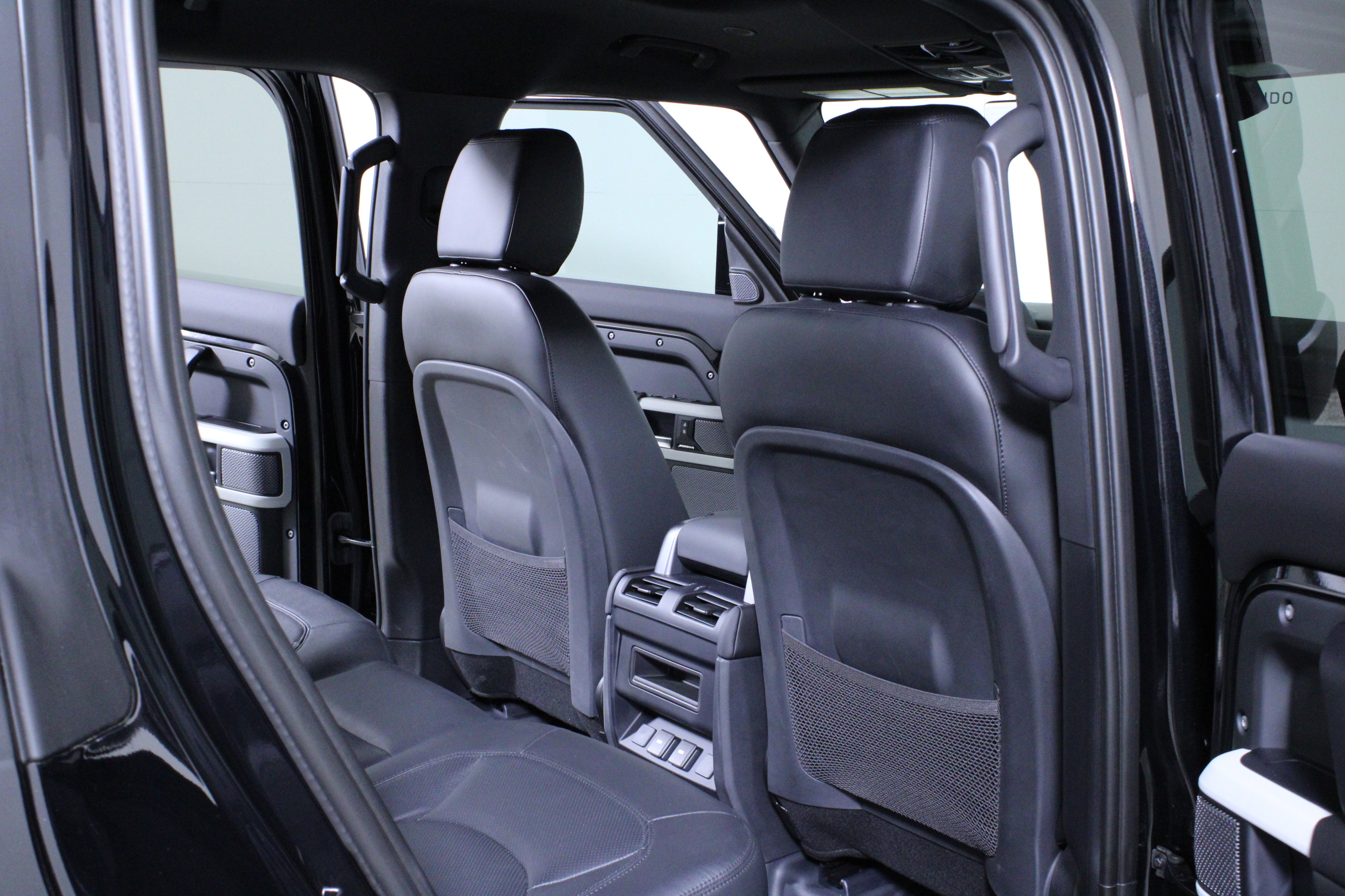 Used 2024 Land Rover Defender 110 S image 11