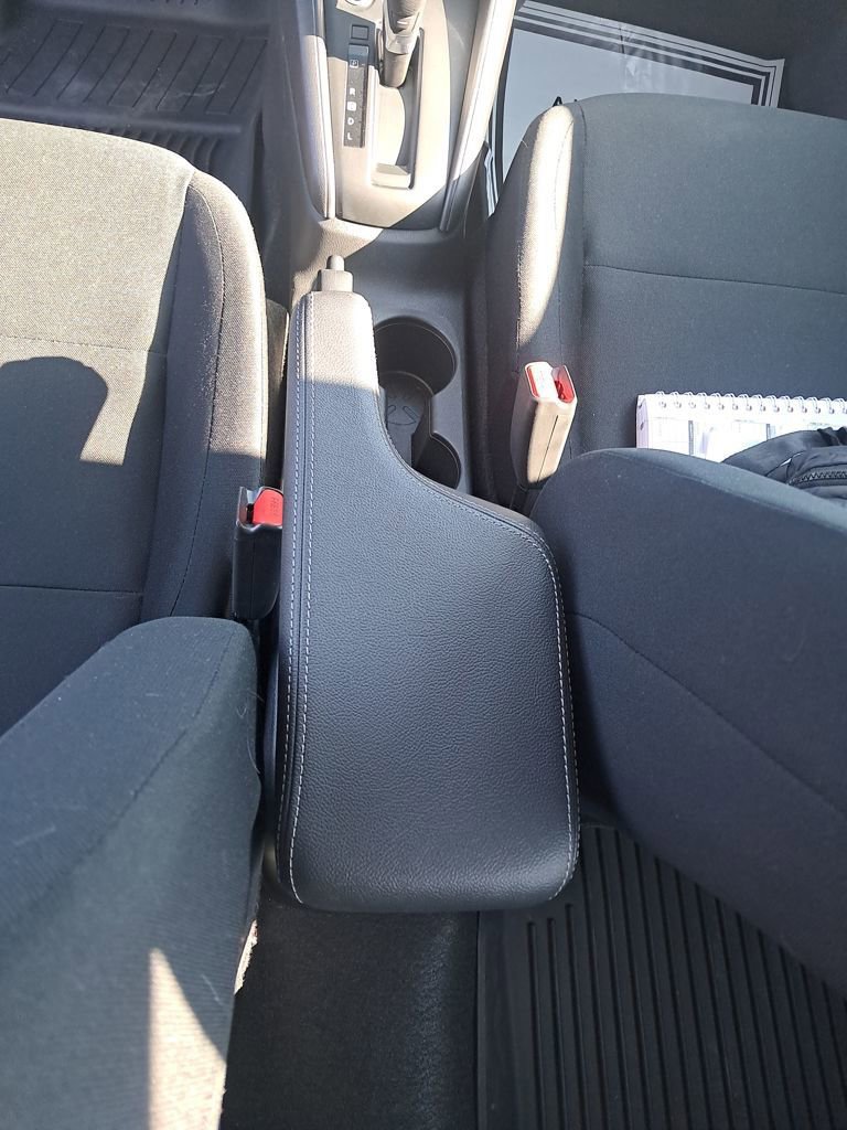Certified 2025 Nissan Kicks Play S image 28