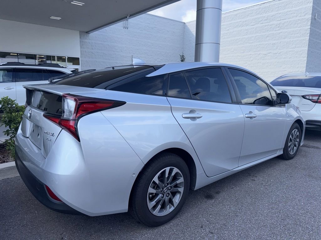 Used 2022 Toyota Prius XLE w/ Premium Convenience Package FWD image 3