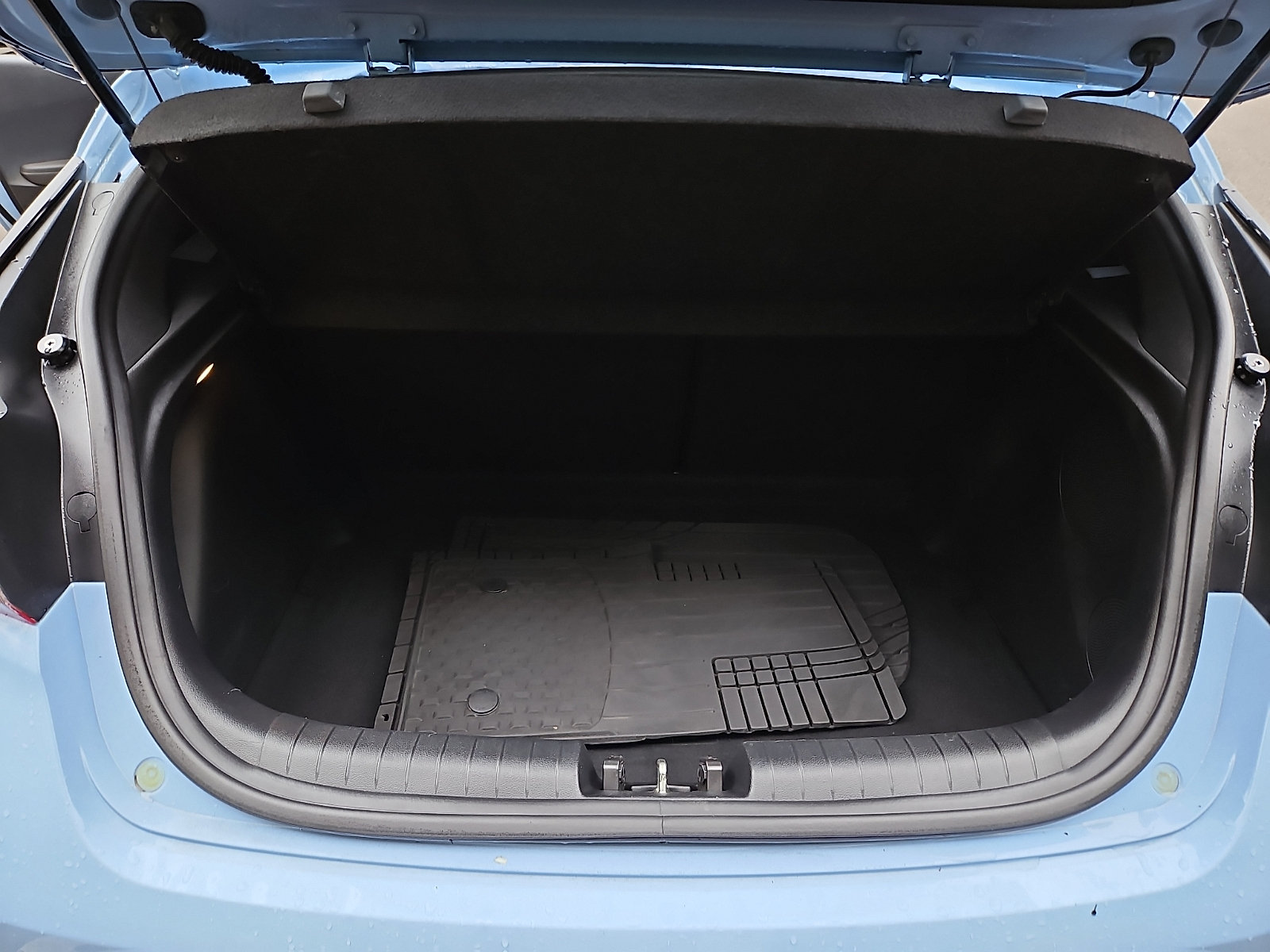 Used 2020 Hyundai Veloster N w/ Performance Package FWD image 28