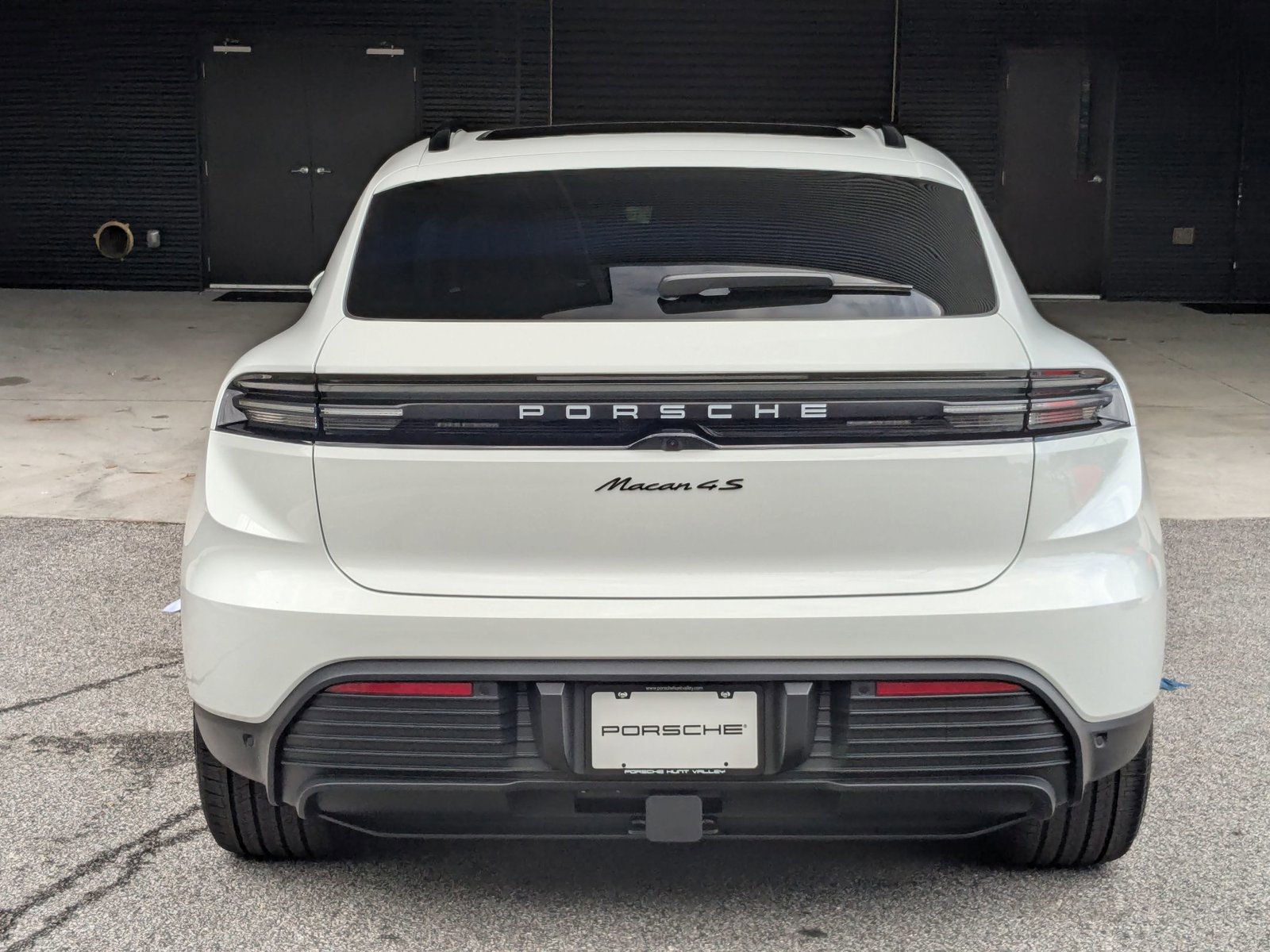 New 2025 Porsche Macan 4S Electric image 10