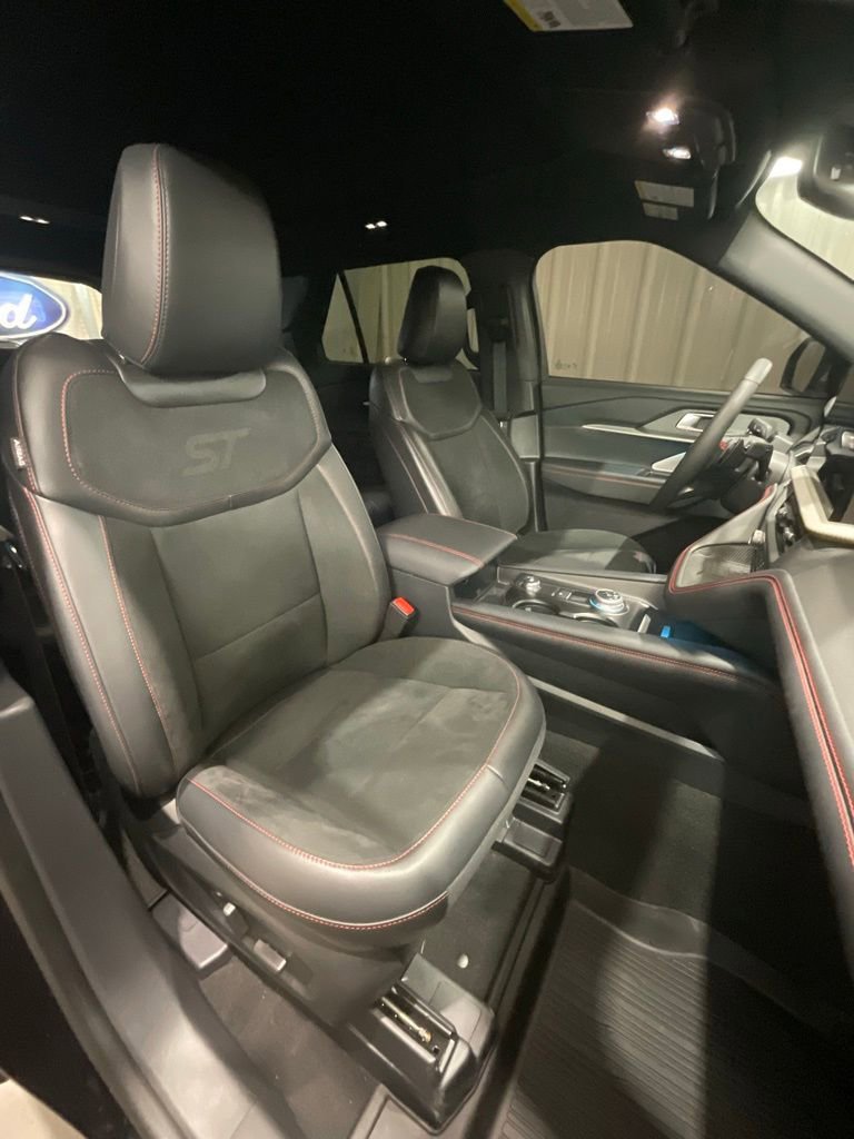 Used 2025 Ford Explorer ST w/ Sun And Sound Package image 15