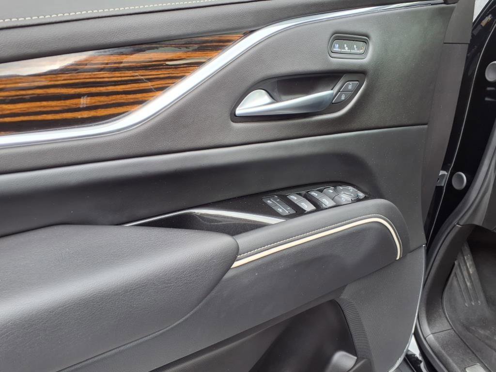 Used 2023 Cadillac Escalade Premium Luxury w/ Performance Package image 14