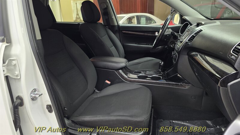 Used 2014 Kia Sorento LX FWD image 16