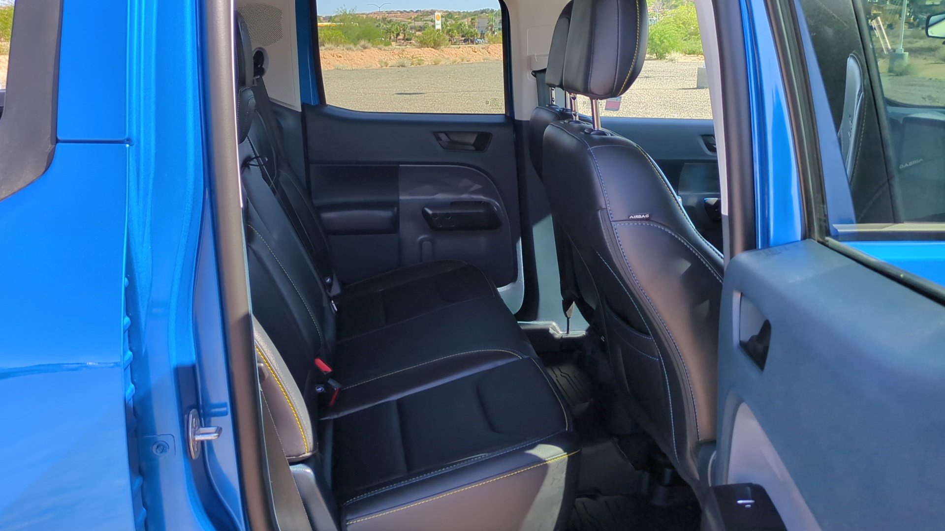Used 2025 Ford Maverick Lobo AWD/4WD image 32