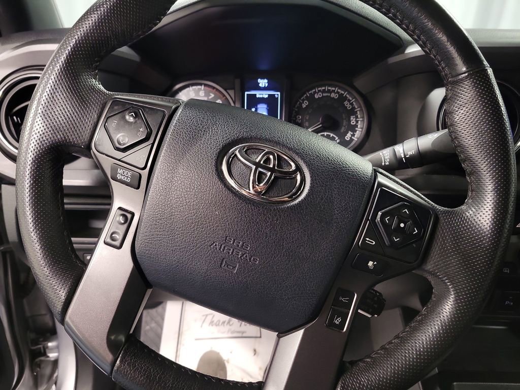 Used 2018 Toyota Tacoma TRD Sport image 17