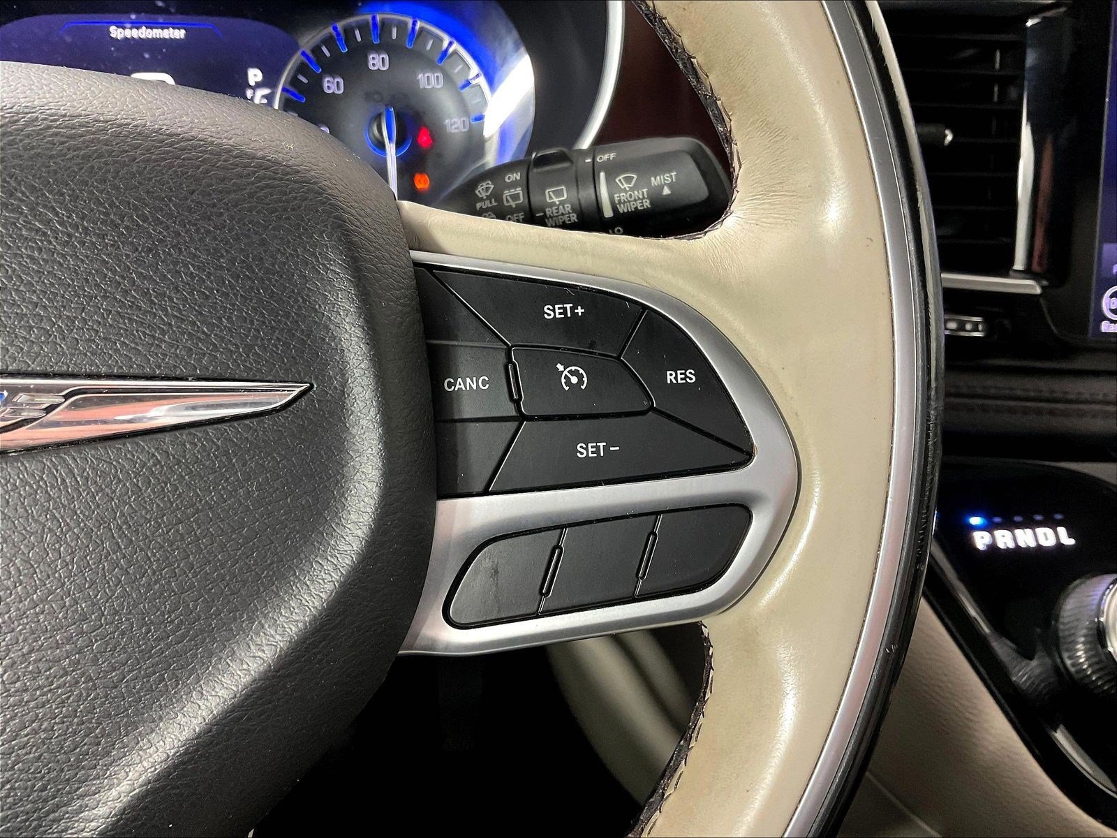 Used 2018 Chrysler Pacifica Limited FWD image 13