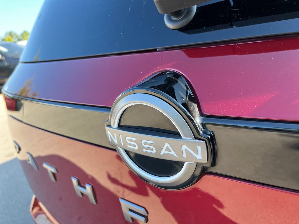 Used 2026 Nissan Pathfinder Platinum AWD/4WD image 42
