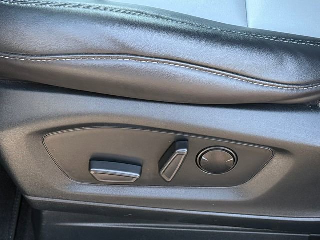 Used 2023 Ford Explorer XLT w/ Equipment Group 202A image 7