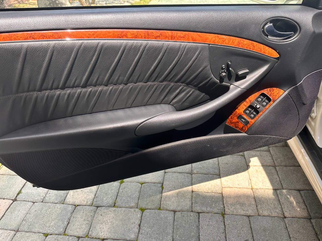 Used 2009 Mercedes-Benz CLK 550 Cabriolet image 95