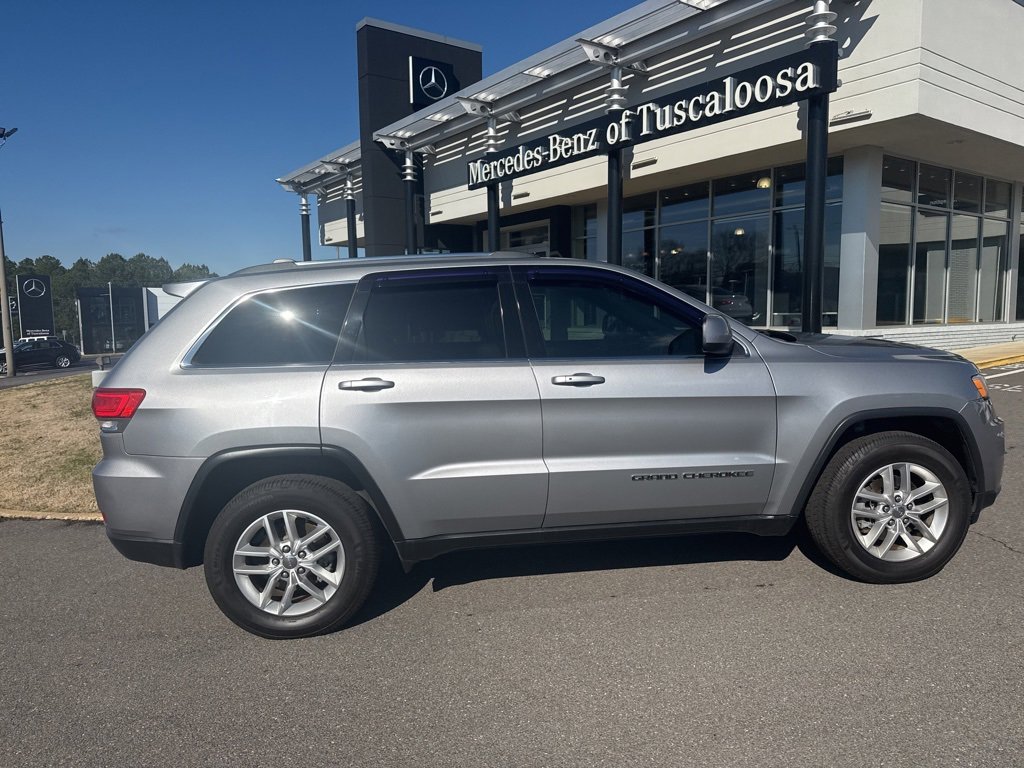 Used 2017 Jeep Grand Cherokee Laredo w/ Quick Order Package 2BE image 4