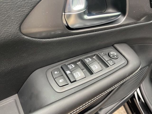 New 2026 Chrysler Pacifica Select image 12